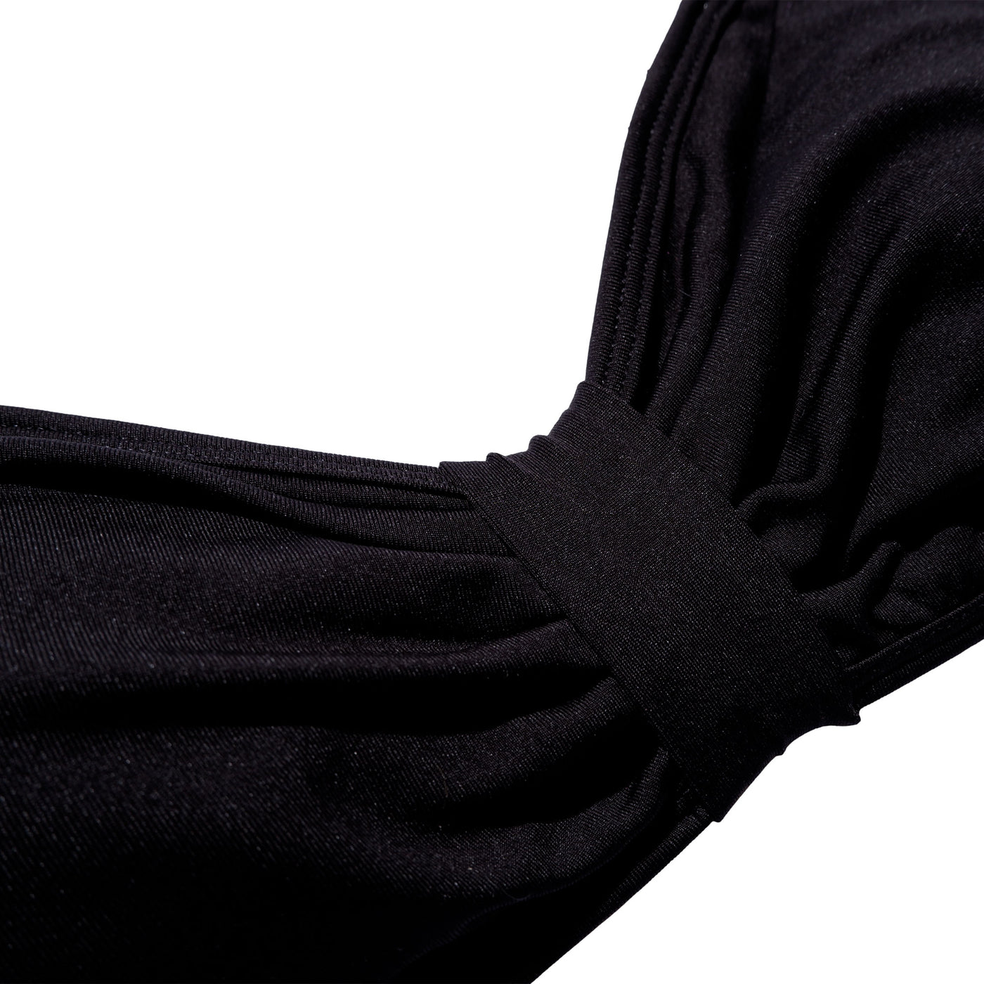 Vores elegante Melina Bikini Bandeau er lavet i vores bløde genanvendte polyester. Bæredygtigt badetøj.