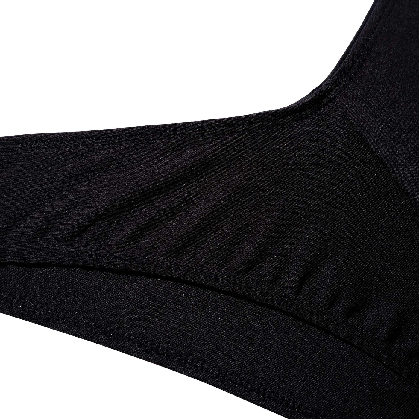 Vores elegante Melina bikinitanga er lavet af genanvendt polyester. Bæredygtigt badetøj. 