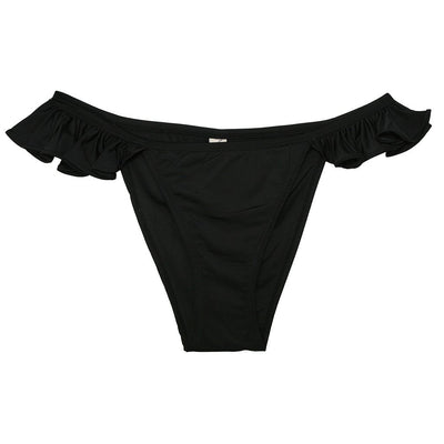 Vores Rita bikinibriefs er lavet i en klassisk og stilfuld sort med bløde flæser ved hofterne, som fremhæver dine kurver. Underprotection, bæredygtigt badetøj
